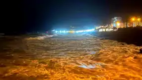 Hopa'da Fırtına Balık Kafeslerini Sürükledi