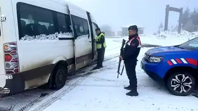 Artvin'de 16 Düzensiz Göçmen Yakalandı