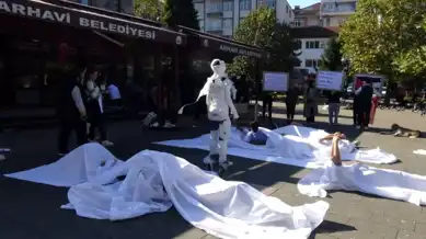 Kefenli Protesto: Filistin'deki Çocuklar İçin Sessiz Bağırtı