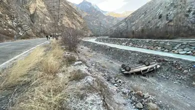 Doğu Karadeniz'de Trafik Kazası: Sürücü Yaralanmadan Kurtuldu