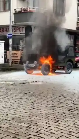 Doğu Karadeniz'de Araç Yangını: Cip Küle Döndü