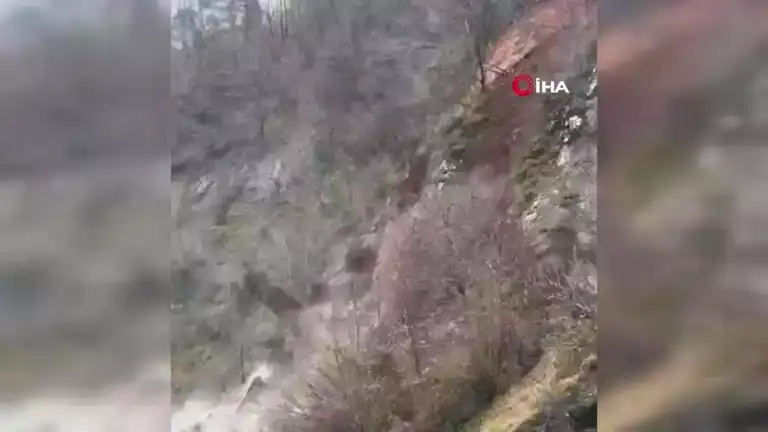 Artvin Borçka'da Heyelan! Anlar Kamerada